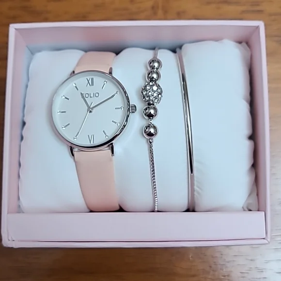 Folio Accessories New Folio Womans Watch And Bracelet Set